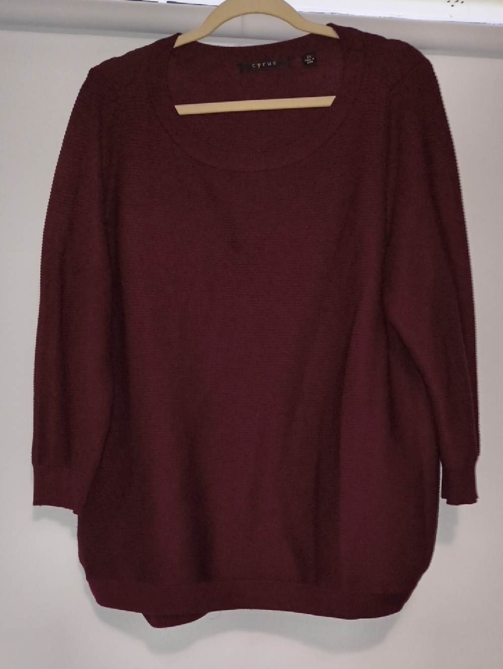 Cyrus Women's Scoop Neck Sweater in Burgundy